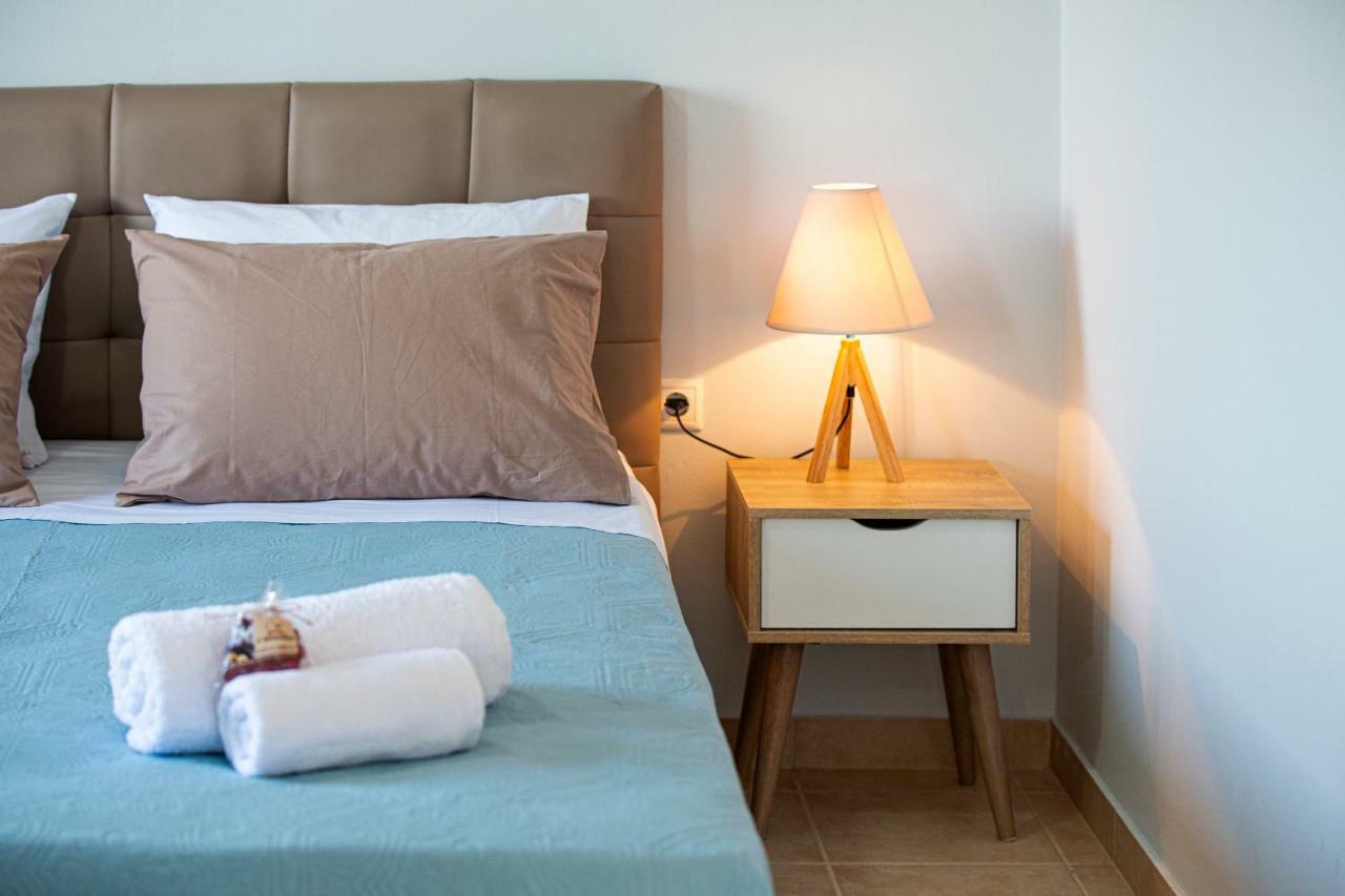 Antigone Apartments Argostoli Экстерьер фото